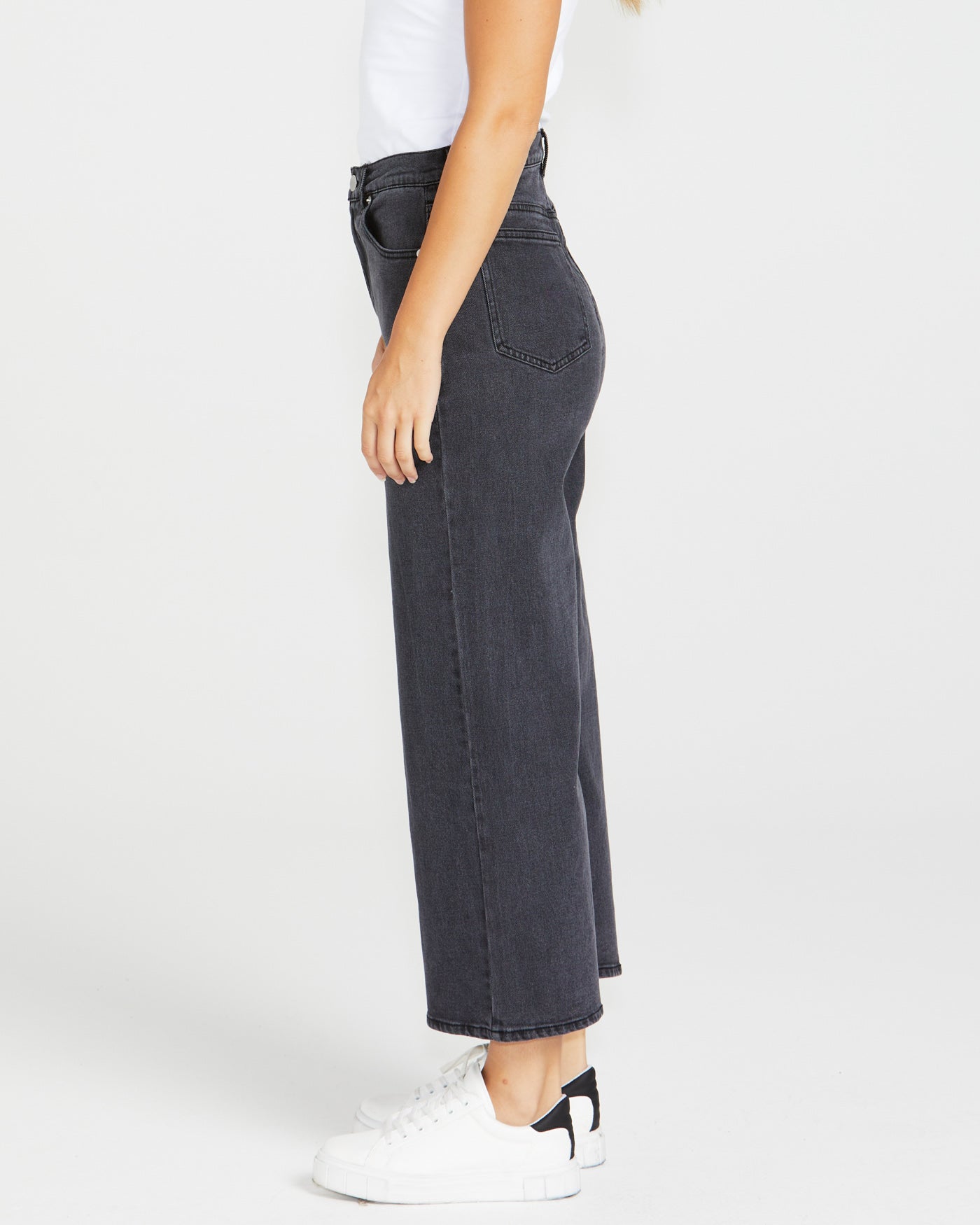 Sandy Washed Black Denim Jeans