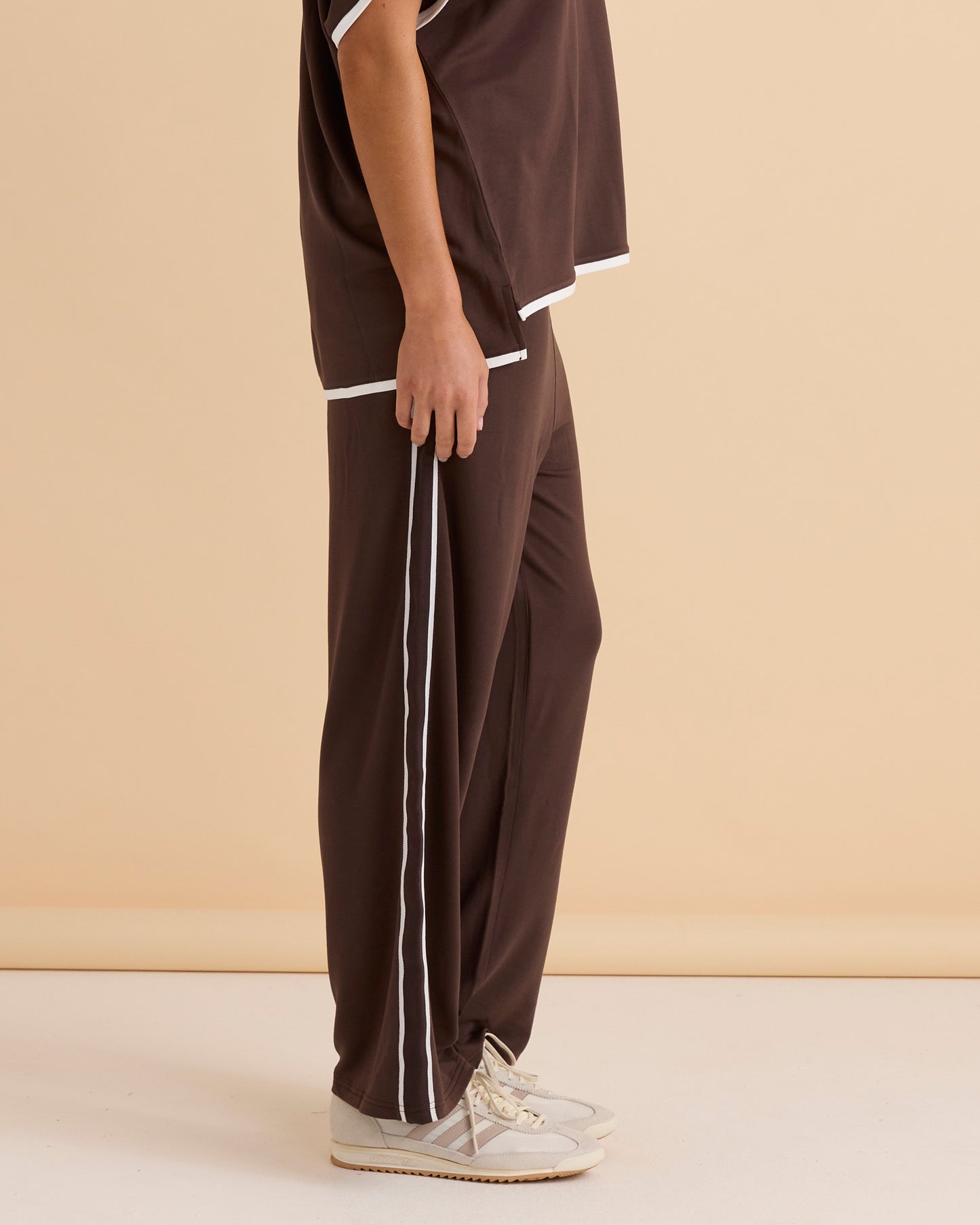 Chocolate Evelyn Wide Leg Jogger by Betty Basics