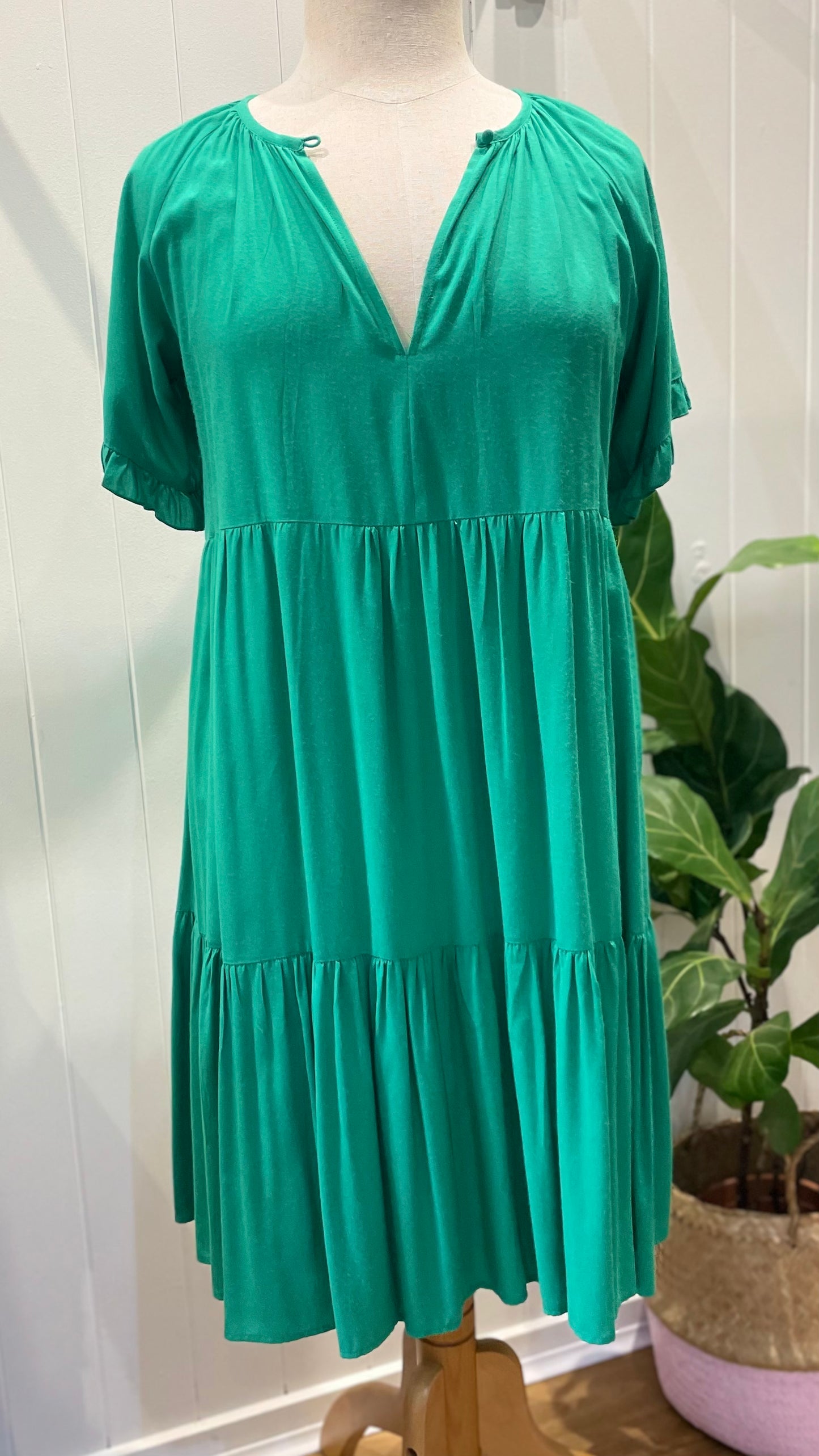 SAIJO Midi Dress in Green (Short Sleeve)