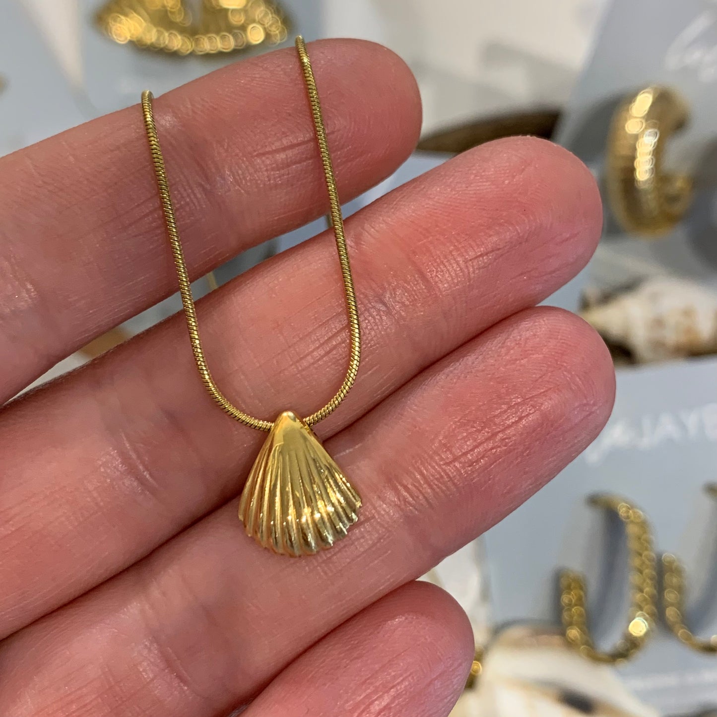 Saylor Shell Necklace