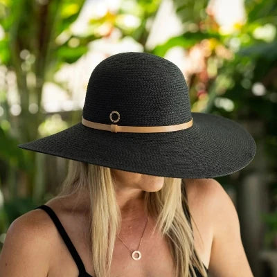 SUNDAISE_HATS_STOCKIST_TAMBORINEMOUNTAIN_LOLOMALIVING_LOLOMALIFESTYLE_HATS_STRAWBEACHHATS_MANDYWIDEBRIMBLACKHAT_2